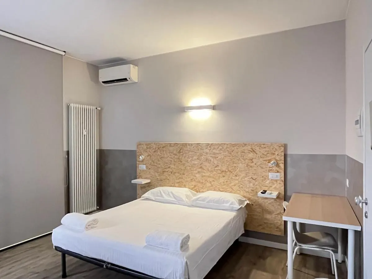 Bergamo Automatic Rooms Self Check-In Гостевой дом